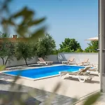 Guest house Zdenka With Common Pool