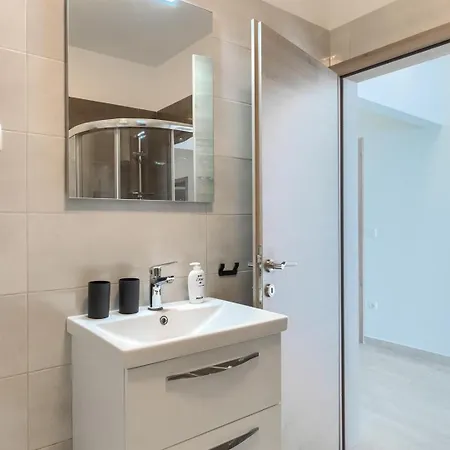 Zdenka With Common Pool 3*