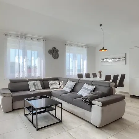 招待所 Zdenka With Common Pool 3*