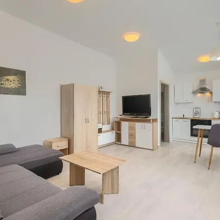 Zdenka With Common Pool 3*