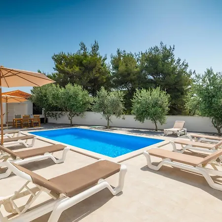 招待所 Zdenka With Common Pool 梅杜林