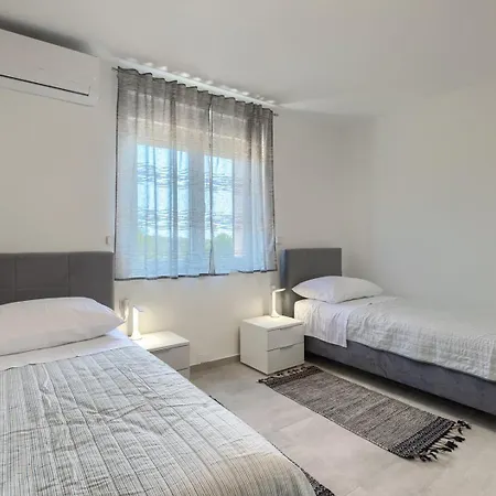 招待所 Zdenka With Common Pool