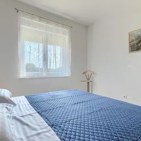 Zdenka With Common Pool Guest house Medulin