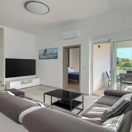 Guest house Zdenka With Common Pool *
