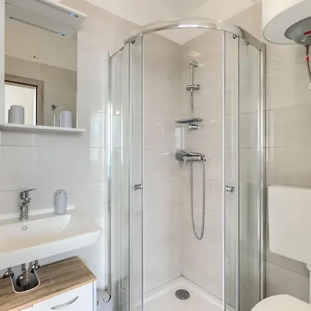 Zdenka With Common Pool 3* 梅杜林