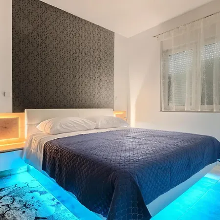 Guest house Zdenka With Common Pool Medulin