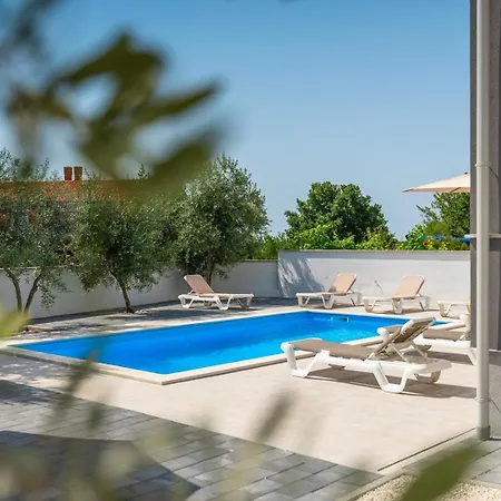 Guest house Zdenka With Common Pool