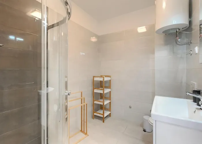 Zdenka With Common Pool