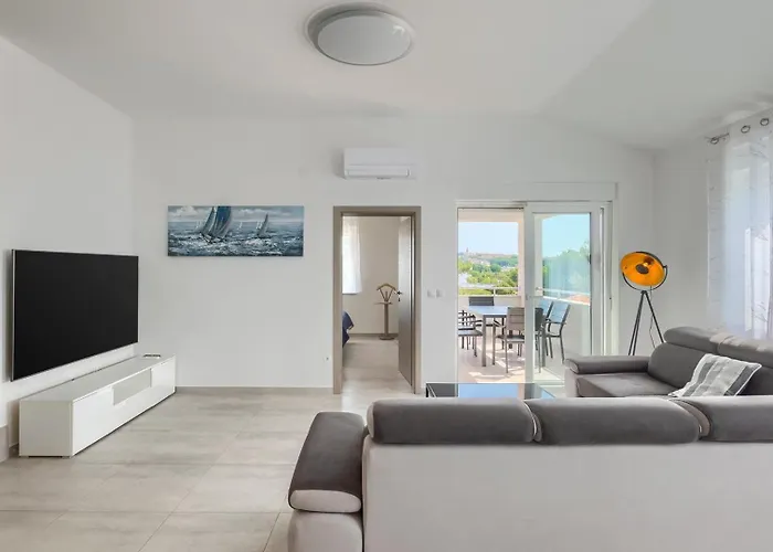 Gostinjska kuća Zdenka With Common Pool Medulin