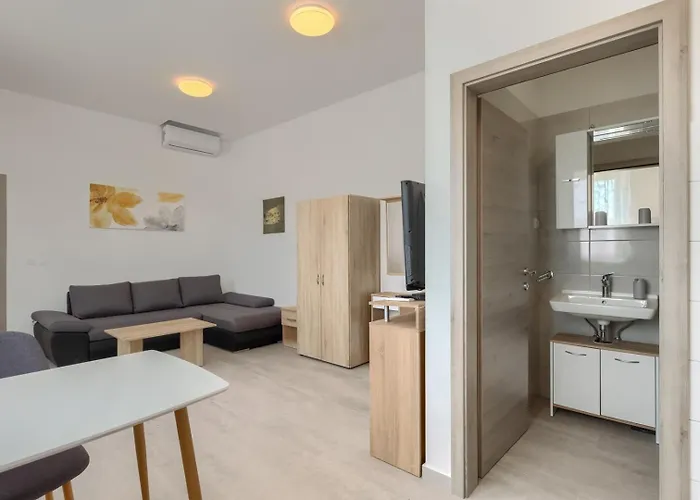 Gostinjska kuća Zdenka With Common Pool 3*