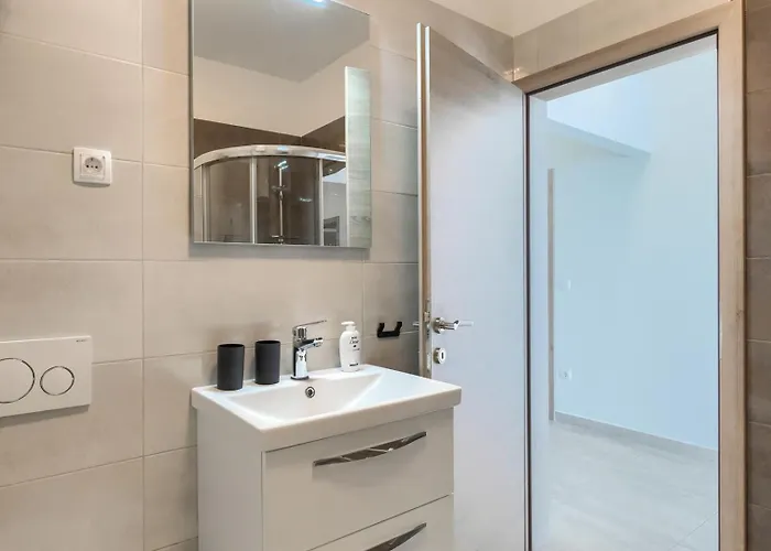 Zdenka With Common Pool 3*