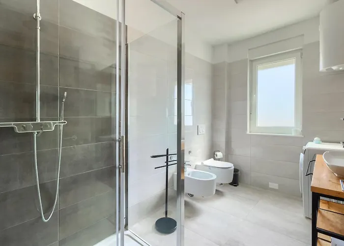 Zdenka With Common Pool Gostinjska kuća Medulin